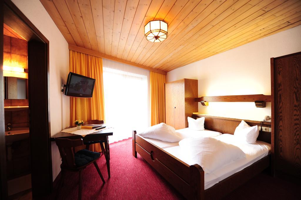 Hotel Garni Lamm Nauders Δωμάτιο φωτογραφία