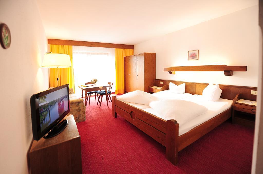 Hotel Garni Lamm Nauders Δωμάτιο φωτογραφία